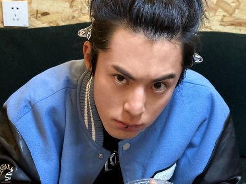 向上娱乐王鹤棣吃瓜