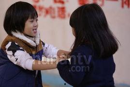 娱乐吃瓜酱爸爸和儿子,娱乐吃瓜酱爸爸与儿子的温馨日常